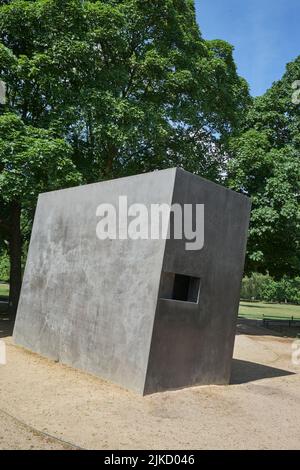 Denkmal für die im Nationalsozialismus verfolgten Homosexuellen, von Michael Elmgreen und Ingar Dragset, Tiergarten, Ebertstraße, Berlin, Allemagne Banque D'Images