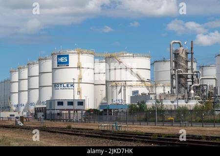 Terminal de réservoir HES Botlek, logistique de réservoir pour divers produits pétroliers, tels que l'essence, la paraffine, le diesel, le biodiesel, Rotterdam, pays-Bas, Banque D'Images