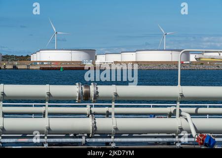 Maasvlakte Olie terminal, 39 grands réservoirs Logistique pour différents produits pétroliers, tels que le pétrole brut, l'essence, la paraffine, le diesel, les pipelines d'un réservoir Banque D'Images