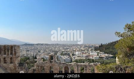 ATHÈNES, GRÈCE - 14 MAI 2022: Théâtre ancien en un jour d'été à Acropolis Grèce, Athnes Banque D'Images