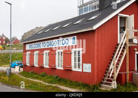 Centre d'information à Qaquortoq, Groenland, le 13 juillet 2022 Banque D'Images