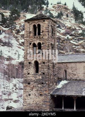 CAMPANARIO DE LA IGLESIA DE SANT JOAN DE CASELLES - SIGLO XII LIEU: IGLESIA DE SANT JOAN DE CASELLES. ANDORRE. Banque D'Images