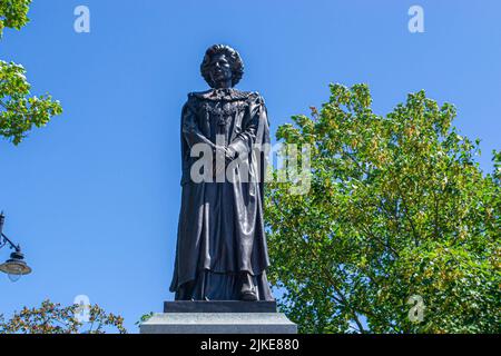 GRANTHAM, ANGLETERRE- 26 juin 2022 : statue de Margaret Thatcher dans son lieu de naissance de Grantham Banque D'Images