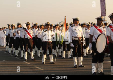 Chennai, Tamilnadu / Inde - janvier 01 2020 : scouts indiens ou élèves d'école prêts à se parader à la plage de la marina de chennai à l'occasion de l'Inde Republ Banque D'Images