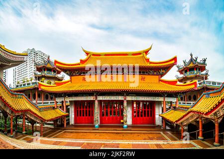 Salle de grande force au monastère Kong Meng San Phor Kark See, temple bouddhiste et monastère de Bishan, Singapour. Banque D'Images