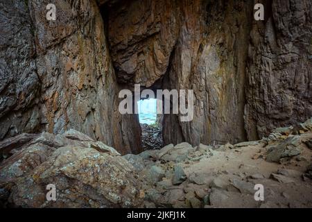 Grotte ou trou de Torghatten dans la montagne, Brønnøysund, Norvège Banque D'Images