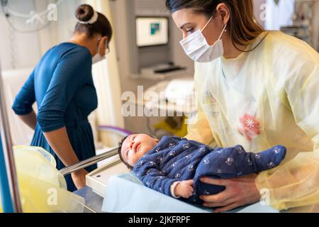 Épidémie de bronchiolite dans les services pédiatriques d'un hôpital. Banque D'Images