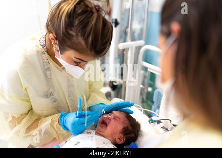 Épidémie de bronchiolite dans un service pédiatrique de l'hôpital. Banque D'Images