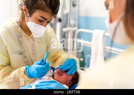 Épidémie de bronchiolite dans un service pédiatrique de l'hôpital. Banque D'Images