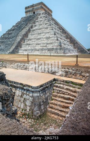 Vieille ruine de la pyramide de Chichen Itza kukulcan, civilisation maya ancienne Banque D'Images