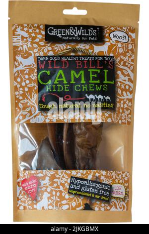 Lot de Camel Wild Bill's Hide Chews de Green & Wilds dur naturel pas de nasties naturellement pour les animaux 100% naturel - chues de chien Banque D'Images