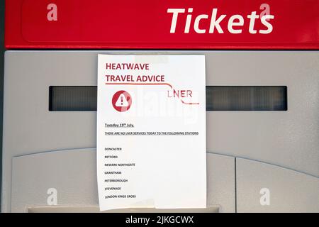 Gare de York. LNER a annulé tous les trains vers le sud en direction de londres et Leeds le mercredi 19th juillet en raison de la température extrême de ce jour-là. Canicule estivale à York. Une nouvelle température record au Royaume-Uni, de 40,3C a été fixée pendant la journée dans le Lincolnshire . York, 2022, Royaume-Uni. Banque D'Images