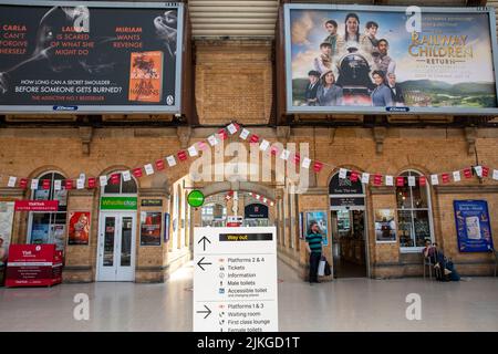 Gare de York. LNER a annulé tous les trains vers le sud en direction de londres et Leeds le mercredi 19th juillet en raison de la température extrême de ce jour-là. Canicule estivale à York. Une nouvelle température record au Royaume-Uni, de 40,3C a été fixée pendant la journée dans le Lincolnshire . York, 2022, Royaume-Uni. Banque D'Images