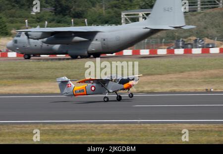 Royal Danish Air Force Baby Blue Display Team SAAB T-17 décollage du Royal International Air Tattoo en 2022 Banque D'Images