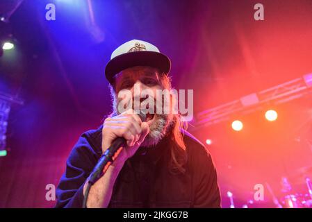 Reef, Live Images haute résolution du légendaire groupe rock indépendant Glastonbury, en direct sur la tournée 2022, pour la tournée de l'album Shoot Me Your Ace. Banque D'Images