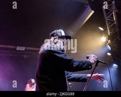 Reef, Live Images haute résolution du légendaire groupe rock indépendant Glastonbury, en direct sur la tournée 2022, pour la tournée de l'album Shoot Me Your Ace. Banque D'Images