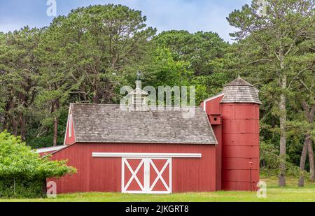 Ancienne grange rouge à East Hampton, NY Banque D'Images