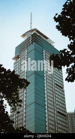 Une photo en petit angle d'un des bâtiments magnifiques de la ville d'Ortigas Pasig Banque D'Images