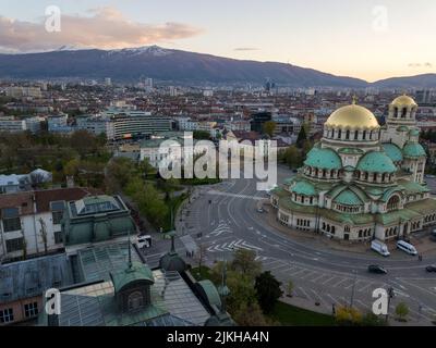 Vue sur la cathédrale Alexandre Nevski à Sofia, Bulgarie Banque D'Images