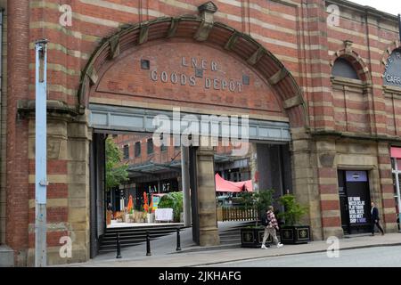 Grand entrepôt du Nord avec dépôt de marchandises de LNER de texte. London et North Eastern Railway. Manchester Royaume-Uni Banque D'Images