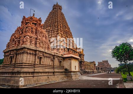 Le Grand Temple de Tanjore ou le Temple de Brihadeshwara a été construit par le roi Raja Raja Cholan à Thanjavur, Tamil Nadu. C'est le temple indien le plus ancien et le plus haut. Banque D'Images