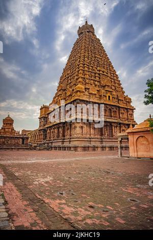 Le Grand Temple de Tanjore ou le Temple de Brihadeshwara a été construit par le roi Raja Raja Cholan à Thanjavur, Tamil Nadu. C'est le temple indien le plus ancien et le plus haut. Banque D'Images