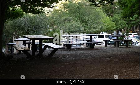 Les campings sont des endroits pour se détendre, profiter et explorer le plein air. De nombreux campings. C'est populaire parmi les amoureux de la nature Banque D'Images