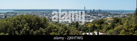 Vue sur le quartier central des affaires d'Auckland depuis le parc volcanique du Mont Eden, Nouvelle-Zélande Banque D'Images