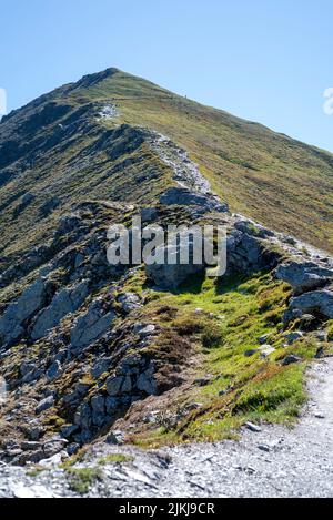 Mont Venet, sentier de crête au sommet de la croix Piller, sentier de randonnée longue distance E5, Zams, Tyrol, Autriche Banque D'Images