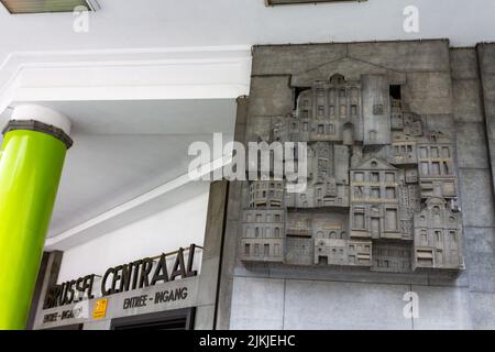 Une vue panoramique de l'intérieur de la gare centrale de Bruxelles dans le centre-ville de Belgique, en Europe Banque D'Images