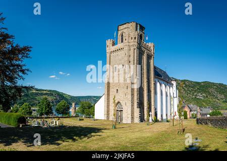 Classée église catholique Saint-Martin avec tour fortifiée à Oberwesel sur le Rhin moyen, autrefois partie de la fortification de la ville, Rhénanie-Palatinat, Allemagne Banque D'Images