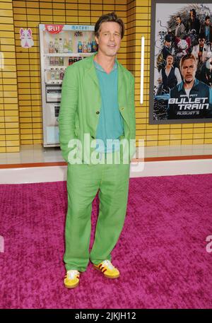 LOS ANGELES, CA - 01 AOÛT : Brad Pitt assiste à la première de Sony Pictures « Bullet train » au Regency Village Theatre sur 01 août 2022 à Los Angeles, Californie. Crédit : Jeffrey Mayer/JTMphotos/MediaPunch Banque D'Images