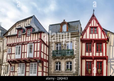 Vannes, belles vieilles maisons à colombages dans le centre médiéval, magnifique ville bretonne Banque D'Images