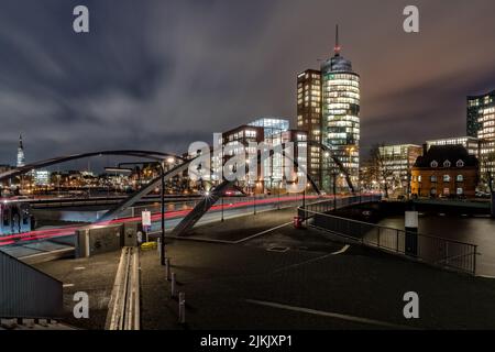 A beautiful view of a long exposure of the Niederbaumbruecke in Hamburg Banque D'Images
