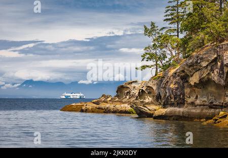 Rocky seashore dans le parc national Pacific Rim, île de Vancouver Colombie-Britannique, Canada. Magnifique paysage de bord de mer à Jack point et Biggs Park Banque D'Images