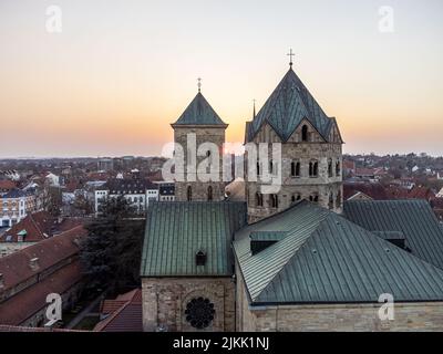 Une vue aérienne de la cathédrale Saint-Pierre à Osnabruck, en Allemagne. Banque D'Images