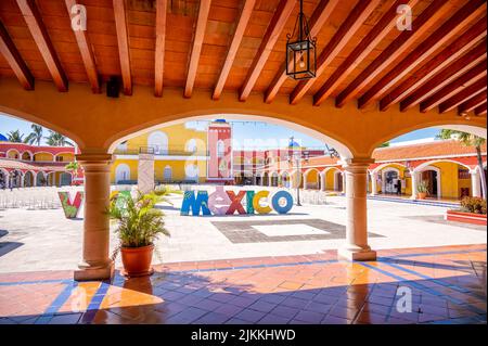 Tulum, Mexique - 27 mars 2022 : vue de la Bahia principe Hacienda Dona Isabel dans la Riviera Maya. Banque D'Images