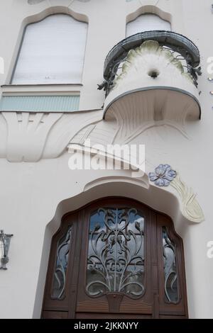 Reök Palace est une structure d'art nouveau verte et lilas, construite en 1907, qui ressemble à une décoration au fond d'un aquarium.Szeged Banque D'Images