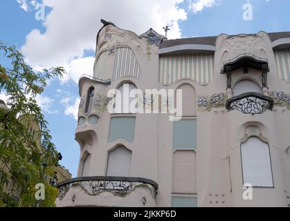 Reök Palace est une structure d'art nouveau verte et lilas, construite en 1907, qui ressemble à une décoration au fond d'un aquarium.Szeged Banque D'Images