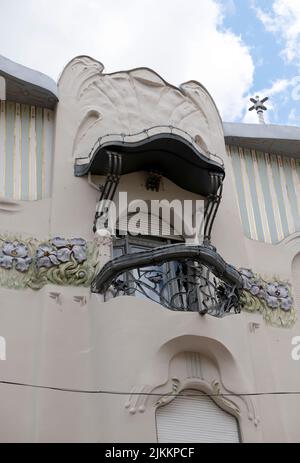 Reök Palace est une structure d'art nouveau verte et lilas, construite en 1907, qui ressemble à une décoration au fond d'un aquarium.Szeged Banque D'Images