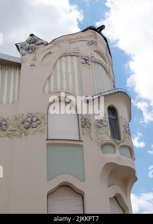 Reök Palace est une structure d'art nouveau verte et lilas, construite en 1907, qui ressemble à une décoration au fond d'un aquarium.Szeged Banque D'Images