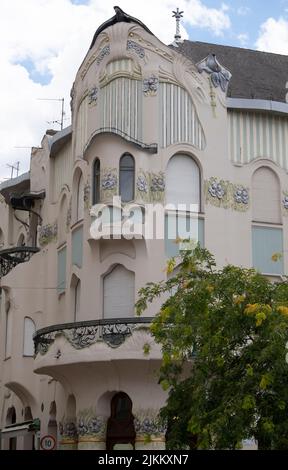 Reök Palace est une structure d'art nouveau verte et lilas, construite en 1907, qui ressemble à une décoration au fond d'un aquarium.Szeged Banque D'Images