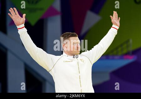 Adam Peaty, de l’Angleterre, réagit avec lui après avoir remporté une médaille d’or lors de la finale masculine de BreastStroke en 50m au Sandwell Aquatics Center le cinquième jour des Jeux du Commonwealth de 2022 à Birmingham. Date de la photo: Mardi 2 août 2022. Banque D'Images