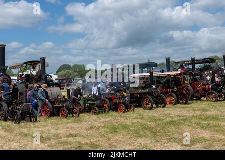 West Bay.Dorset.United Kingdom.12 juin 2022.Une sélection de moteurs de traction miniatures et pleine grandeur est exposée au RAL vintage de West Bay Banque D'Images