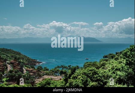 Une vue aérienne de l'océan Atlantique à Armacao dos Buzios, Brésil Banque D'Images