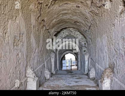 Intérieur en structure elliptique d'amphithéâtre, capacité de 20000 personnes, Roman Anfiteatro di Pompéi, Pompéi, site classé au patrimoine mondial de l'UNESCO, Campanie, Italie, Europe Banque D'Images