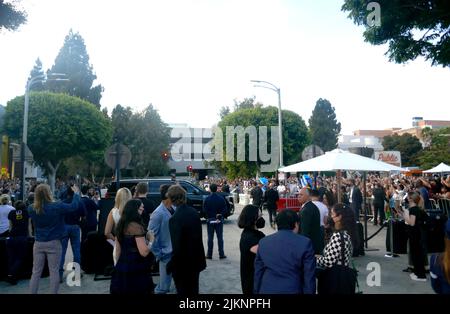 Los Angeles, Californie, Etats-Unis 1st août 2022 le chanteur/acteur Bad Bunny, alias Benito Martinez Ocasio arrive à la première de Los Angeles de Columbia Pictures 'Bullet train' au Regency Village Theatre sur 1 août 2022 à Los Angeles, Californie, Etats-Unis. Photo par Barry King/Alamy stock photo Banque D'Images