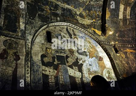 Ruines de peintures murales de l'église de la Dormition dans le monastère de la grotte de Vardzia en Géorgie Banque D'Images