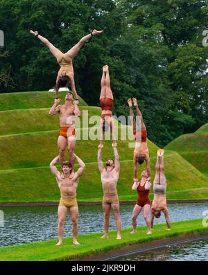 Édimbourg, Écosse, Royaume-Uni. 3rd août 2022. Une troupe de cirque contemporaine SE produit À JUPITER Artland à Édimbourg. Cette année, la troupe présente son spectacle humains 2,0 au festival Edinburgh Fringe. Iain Masterton/Alay Live News Banque D'Images