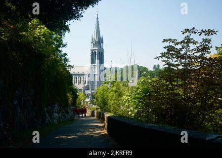 Sanctuaires notre-Dame de Lourdes, lieu de pèlerinage catholique du Sud de la France. Le Sanctuaire de notre-Dame de Lourdes. Église. Basilique de Lourdes. Banque D'Images